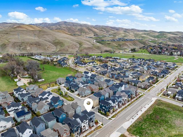 4198 E Wolf Tree St, Boise, ID 83716