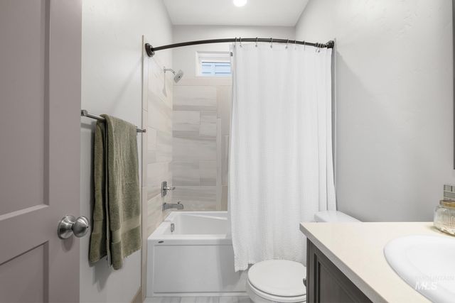 4198 E Wolf Tree St, Boise, ID 83716