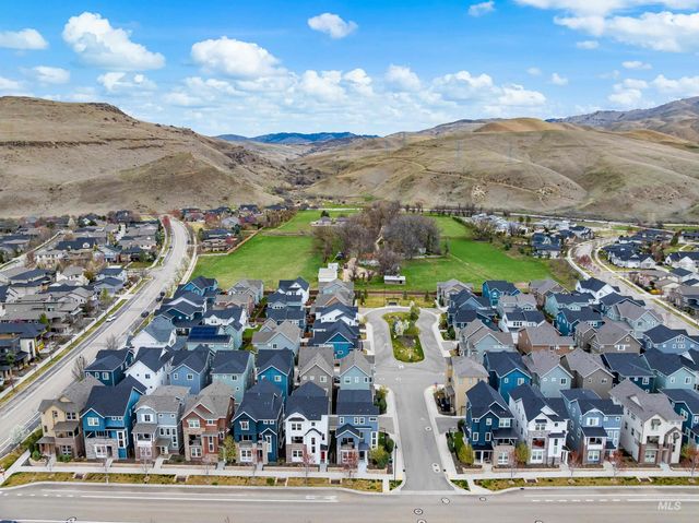 4198 E Wolf Tree St, Boise, ID 83716