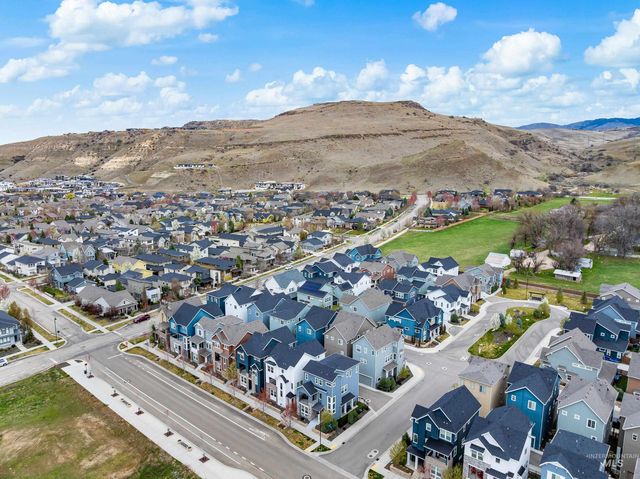 4198 E Wolf Tree St, Boise, ID 83716