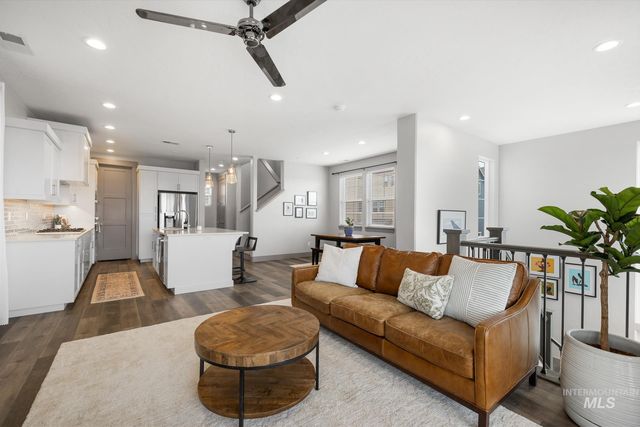 4198 E Wolf Tree St, Boise, ID 83716