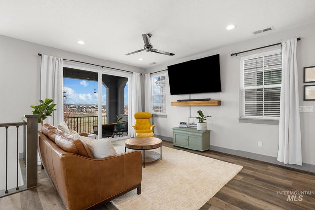 4198 E Wolf Tree St, Boise, ID 83716