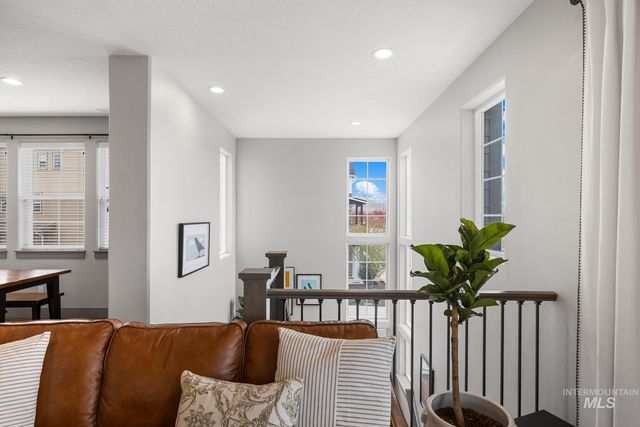 4198 E Wolf Tree St, Boise, ID 83716