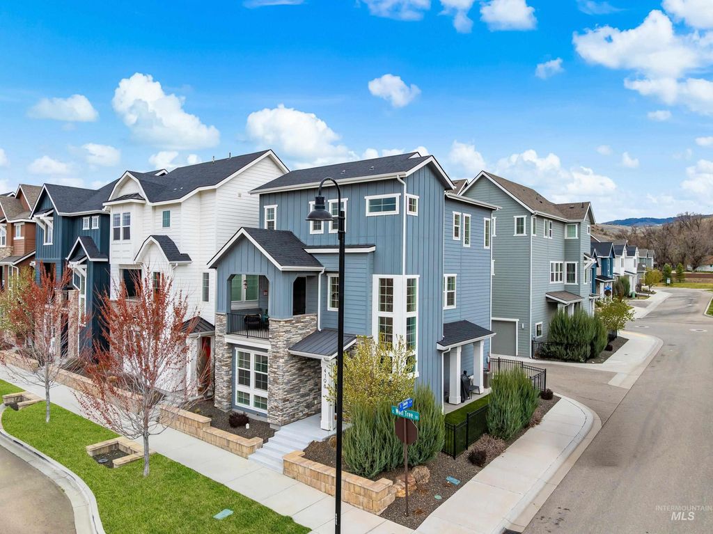 4198 E Wolf Tree St, Boise, ID 83716