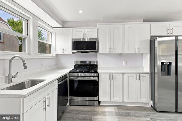 19 SUNSHIP RD, Dundalk, MD 21222