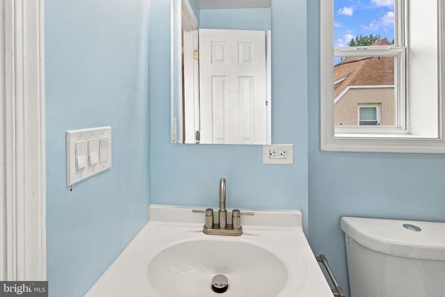 19 SUNSHIP RD, Dundalk, MD 21222