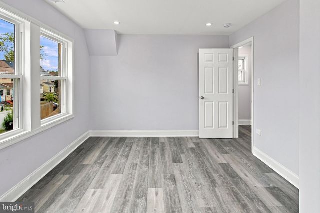 19 SUNSHIP RD, Dundalk, MD 21222