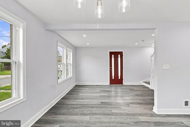 19 SUNSHIP RD, Dundalk, MD 21222