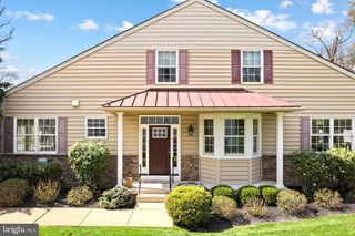 587 TOWNSHIP LINE RD #1, Blue Bell, PA 19422