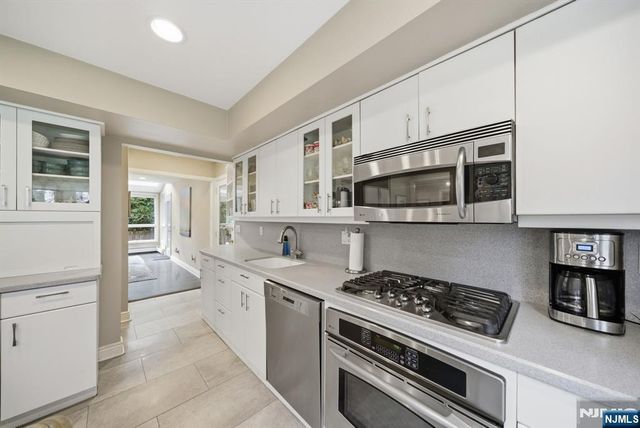 21 Ridge Road, Norwood, NJ 07648