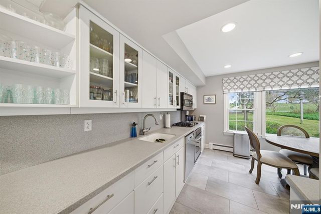 21 Ridge Road, Norwood, NJ 07648