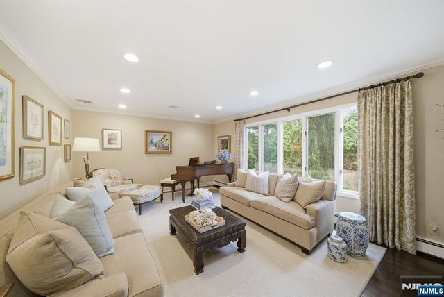 21 Ridge Road, Norwood, NJ 07648