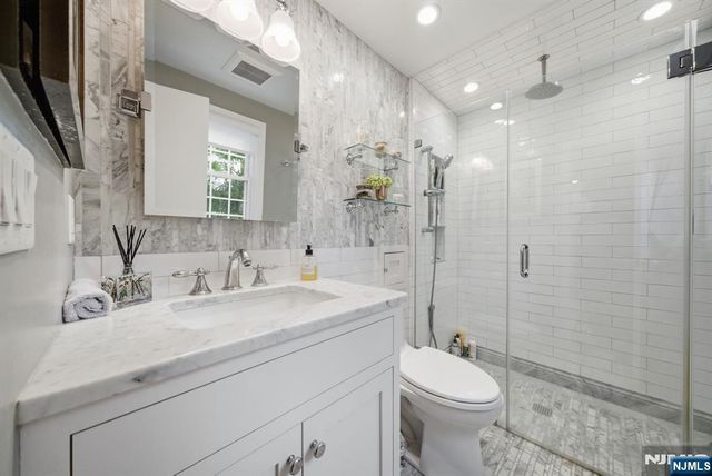 21 Ridge Road, Norwood, NJ 07648