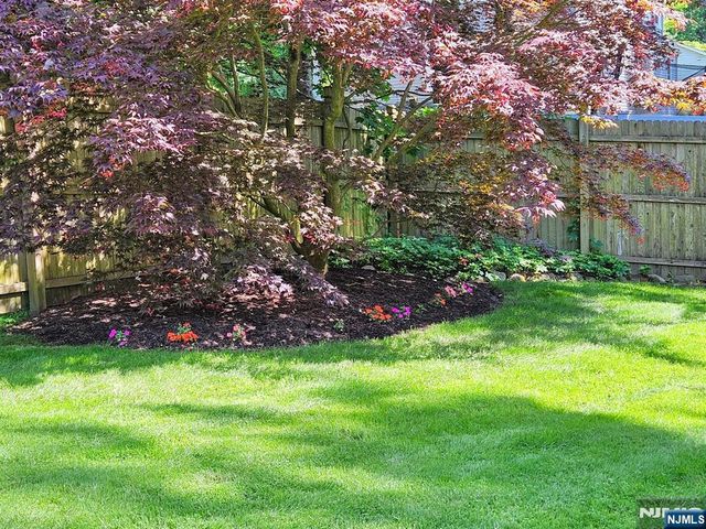 21 Ridge Road, Norwood, NJ 07648