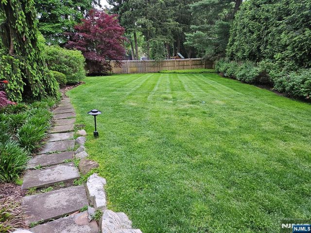 21 Ridge Road, Norwood, NJ 07648