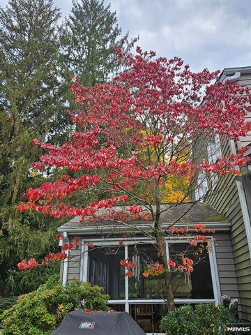 21 Ridge Road, Norwood, NJ 07648