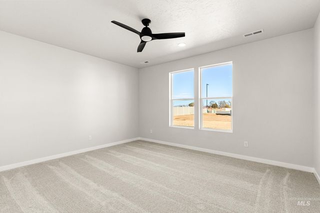 5200 E Phelps Lake Dr, Nampa, ID 83687