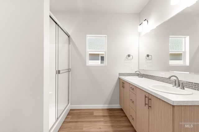 5200 E Phelps Lake Dr, Nampa, ID 83687