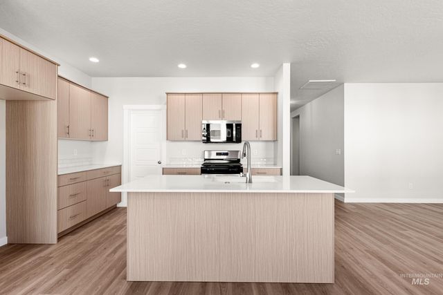 5200 E Phelps Lake Dr, Nampa, ID 83687