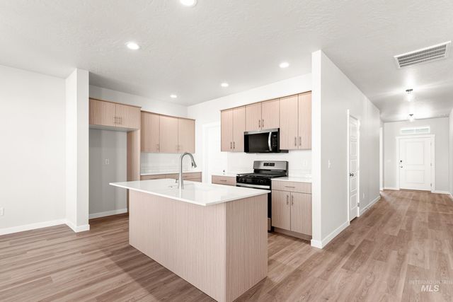 5200 E Phelps Lake Dr, Nampa, ID 83687