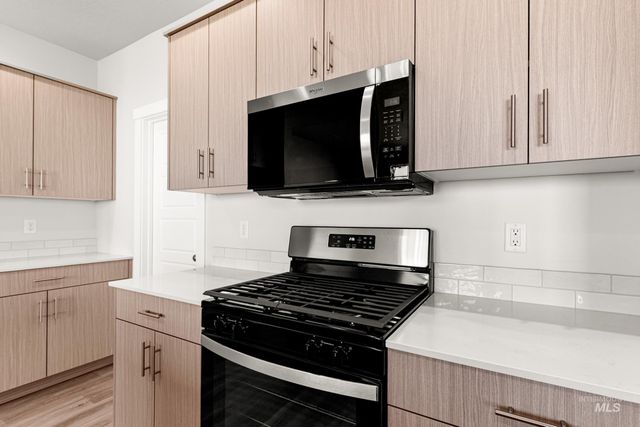 5200 E Phelps Lake Dr, Nampa, ID 83687