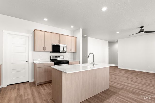 5200 E Phelps Lake Dr, Nampa, ID 83687