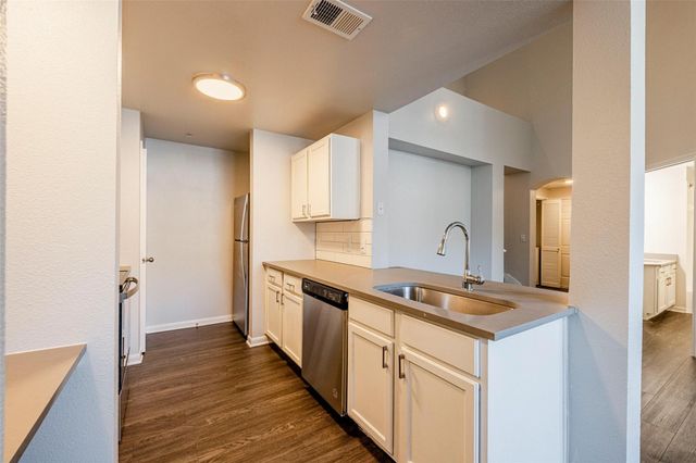 12215 Hunters Chase DR N-10307N, Austin, TX 78729