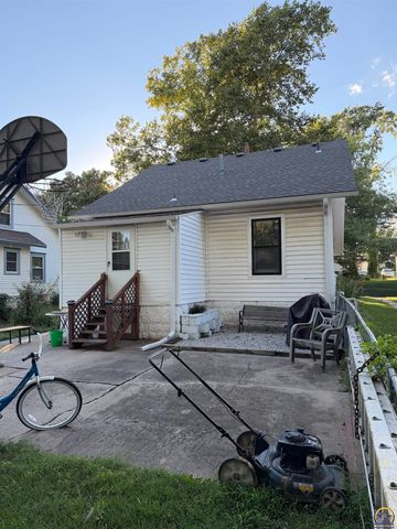 818 SW Jewell AVE, Topeka, KS 66606