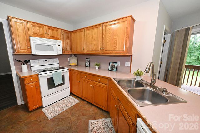 1035 E 24th Street, Newton, NC 28658