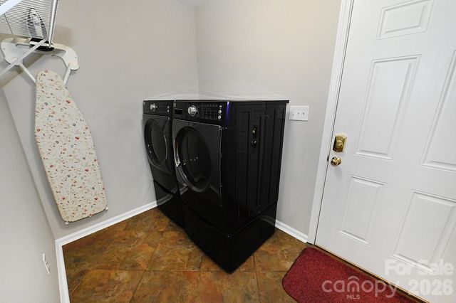 1035 E 24th Street, Newton, NC 28658
