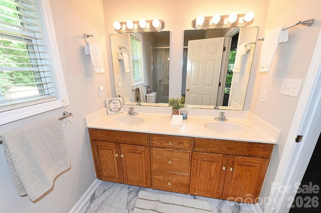 1035 E 24th Street, Newton, NC 28658