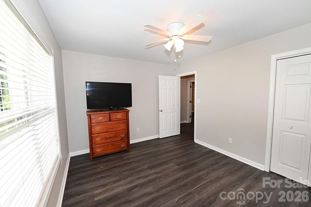 1035 E 24th Street, Newton, NC 28658