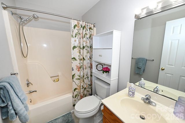 1035 E 24th Street, Newton, NC 28658