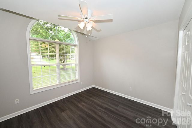 1035 E 24th Street, Newton, NC 28658