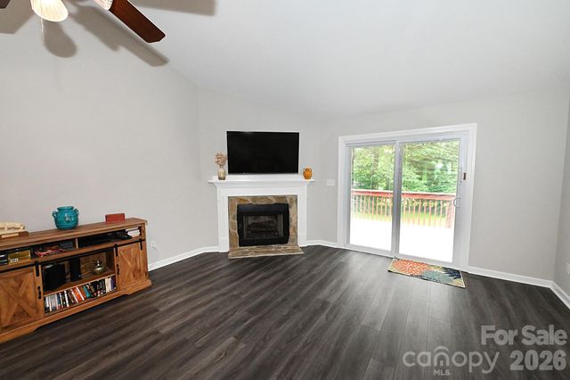 1035 E 24th Street, Newton, NC 28658