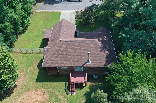 1035 E 24th Street, Newton, NC 28658