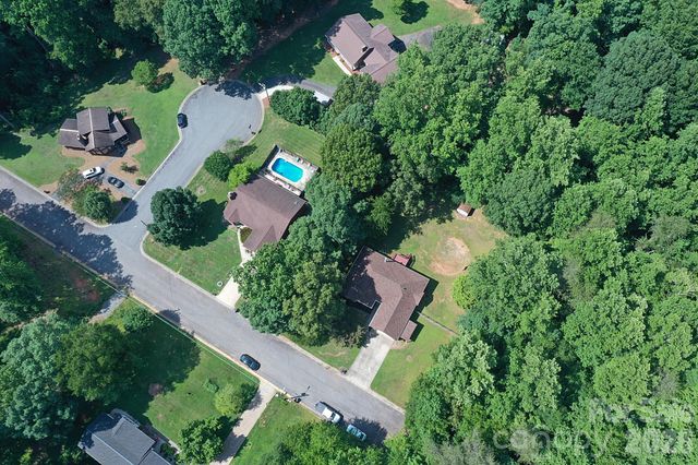 1035 E 24th Street, Newton, NC 28658