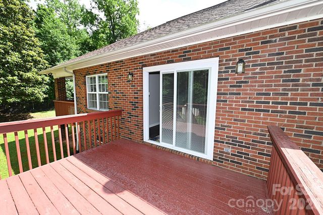 1035 E 24th Street, Newton, NC 28658