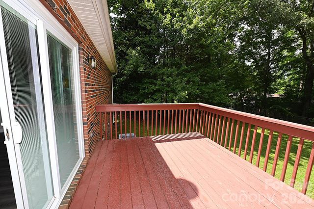 1035 E 24th Street, Newton, NC 28658