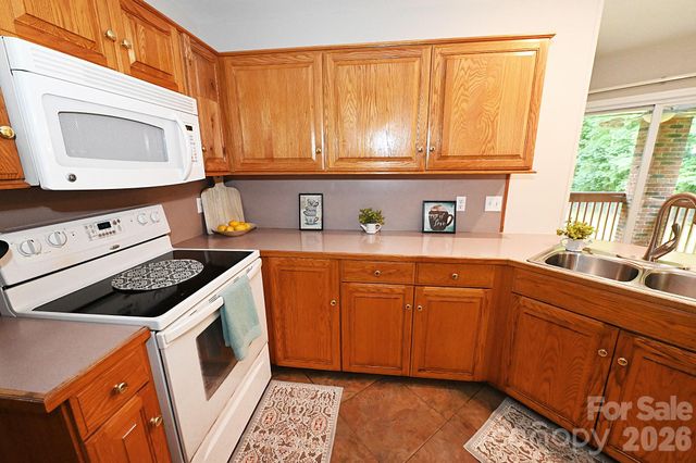 1035 E 24th Street, Newton, NC 28658