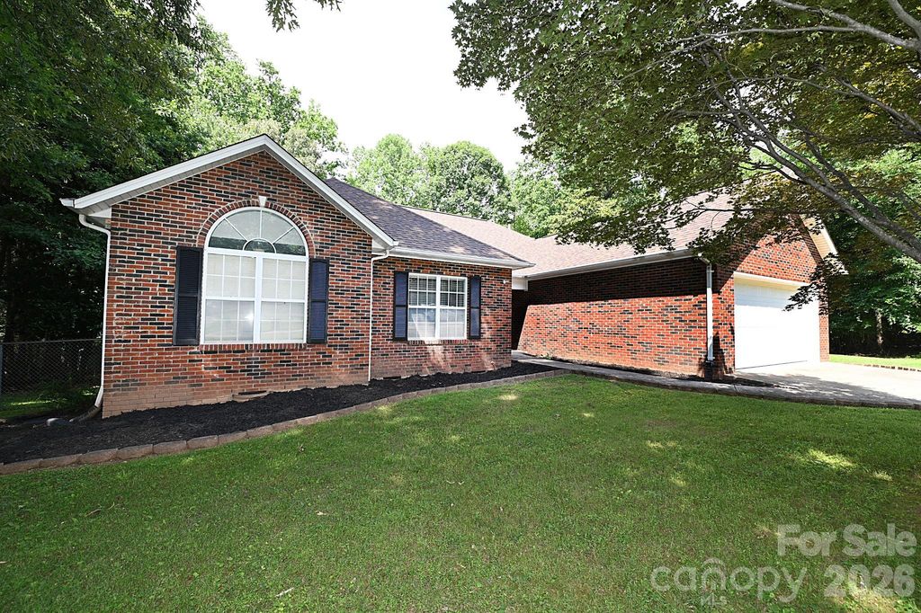 1035 E 24th Street, Newton, NC 28658