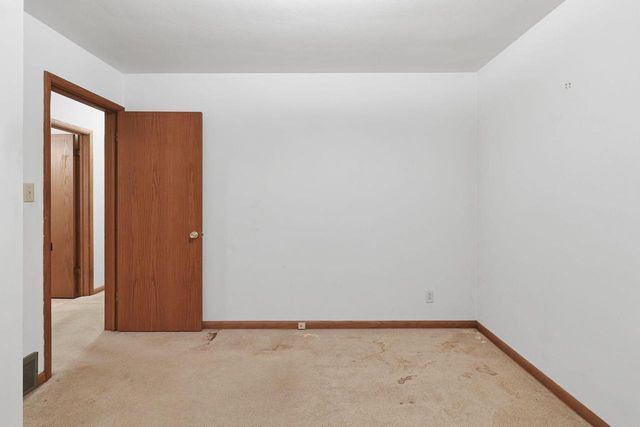 11016 W Wells STREET, Wauwatosa, WI 53226