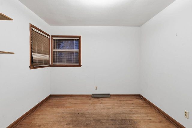 11016 W Wells STREET, Wauwatosa, WI 53226