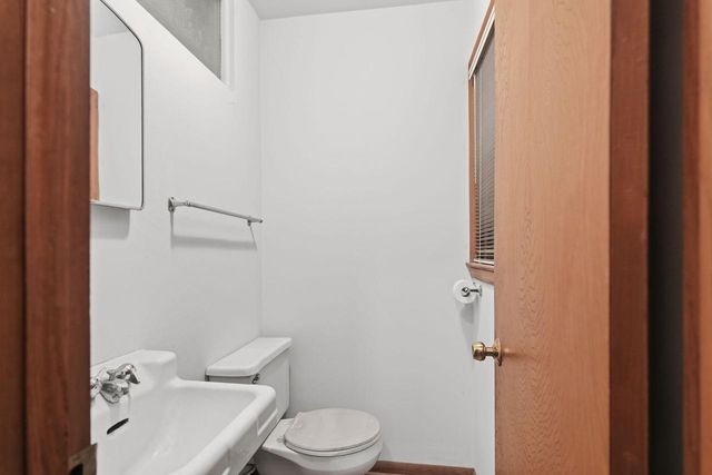 11016 W Wells STREET, Wauwatosa, WI 53226