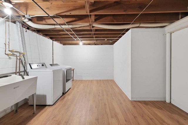 11016 W Wells STREET, Wauwatosa, WI 53226