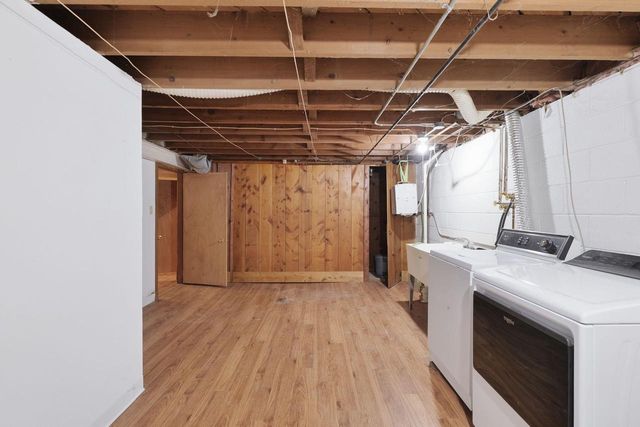 11016 W Wells STREET, Wauwatosa, WI 53226