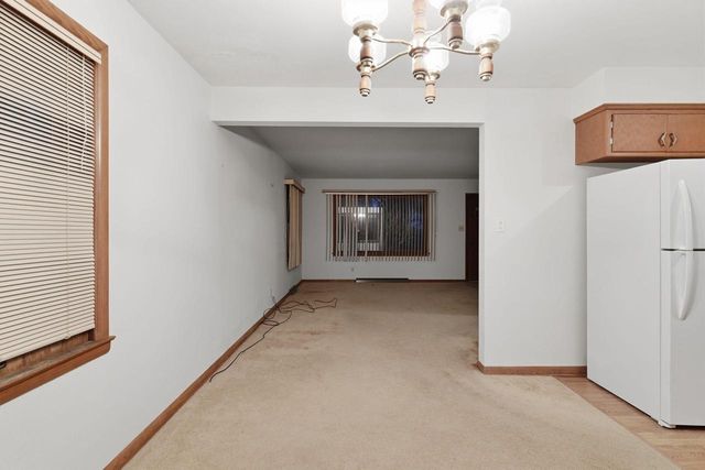 11016 W Wells STREET, Wauwatosa, WI 53226