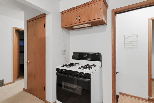 11016 W Wells STREET, Wauwatosa, WI 53226