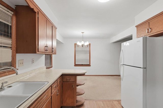 11016 W Wells STREET, Wauwatosa, WI 53226