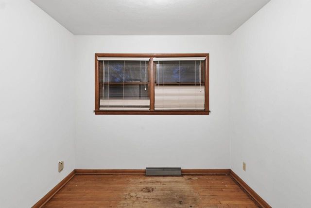 11016 W Wells STREET, Wauwatosa, WI 53226